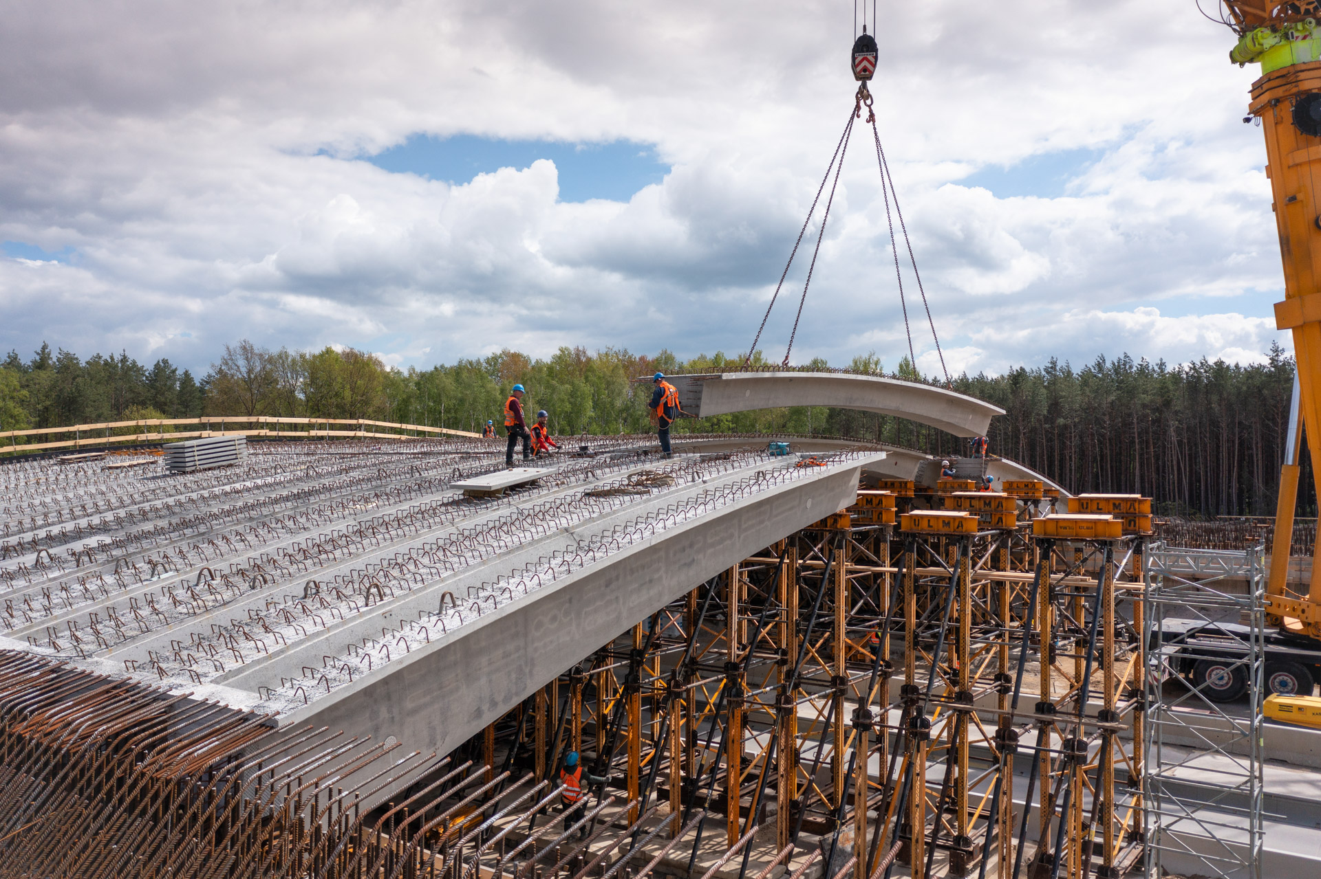 Przejścia dla zwierząt w ciągu autostrady A-18 